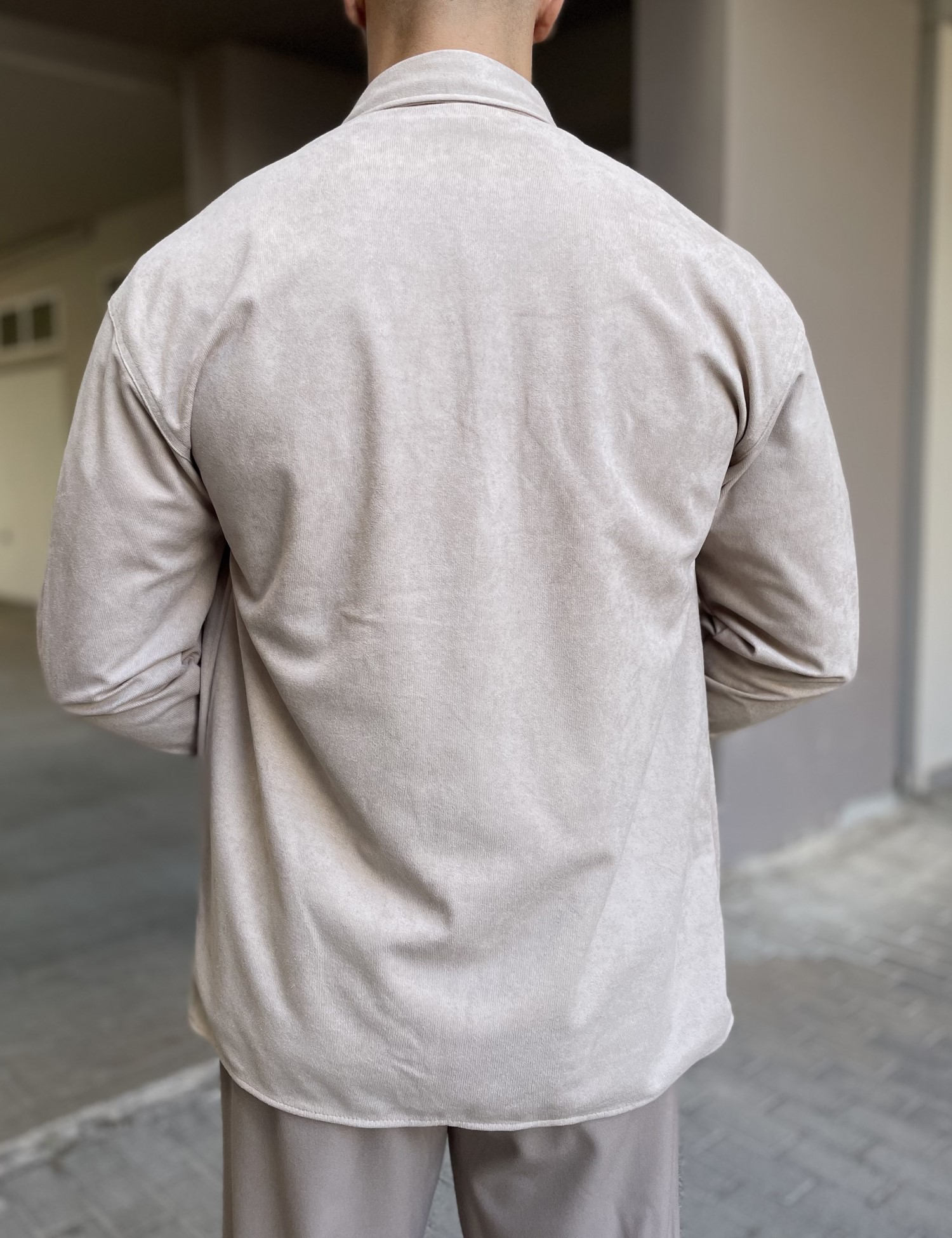 Ανδρικό μπεζ κοτλέ Overshirt με γιακά RMZ470B φωτογραφία